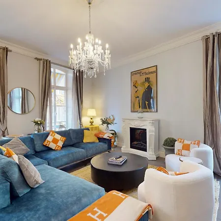 Silver Five Stars House Apartment