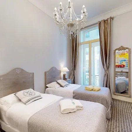Silver Five Stars House *