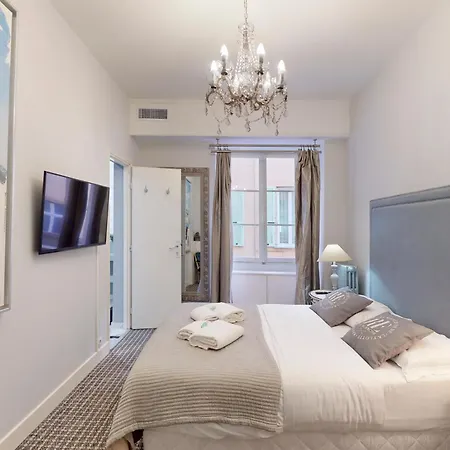 Silver Five Stars House *