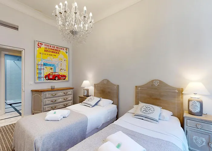 Silver Five Stars House