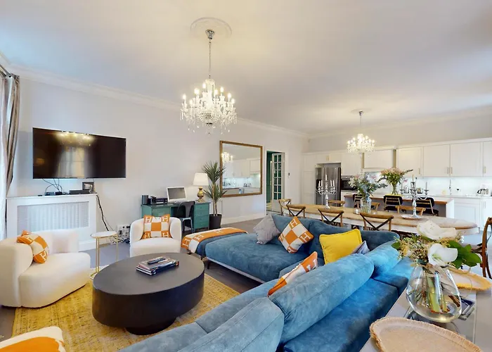 Silver Five Stars House Апартаменты *