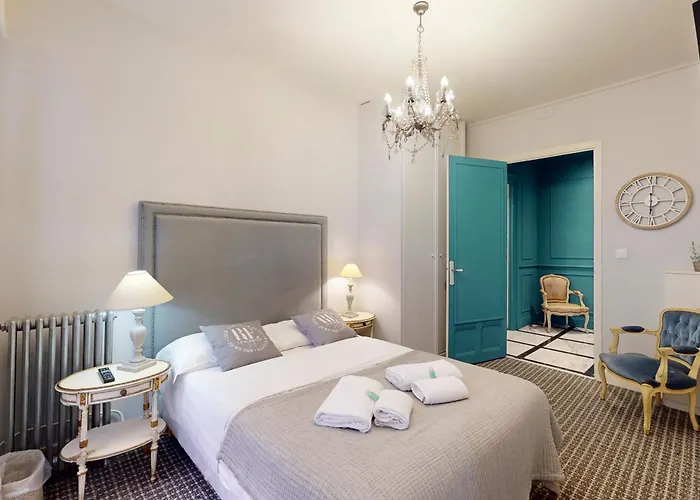Silver Five Stars House *