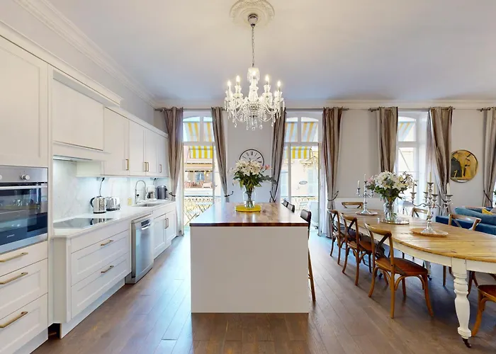 Silver Five Stars House Апартаменты